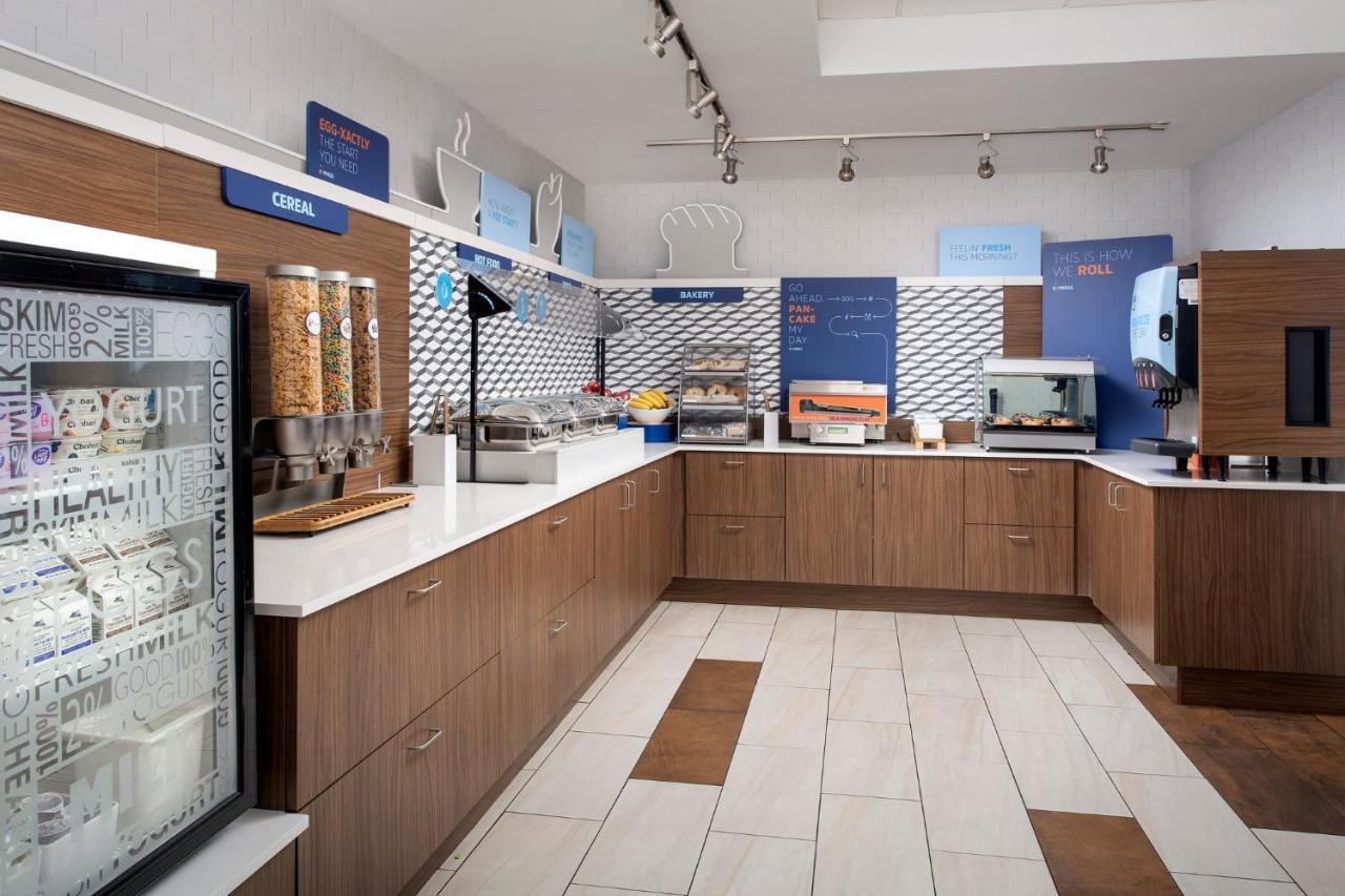 Holiday Inn Express Knoxville-Strawberry Plains By Ihg Buitenkant foto