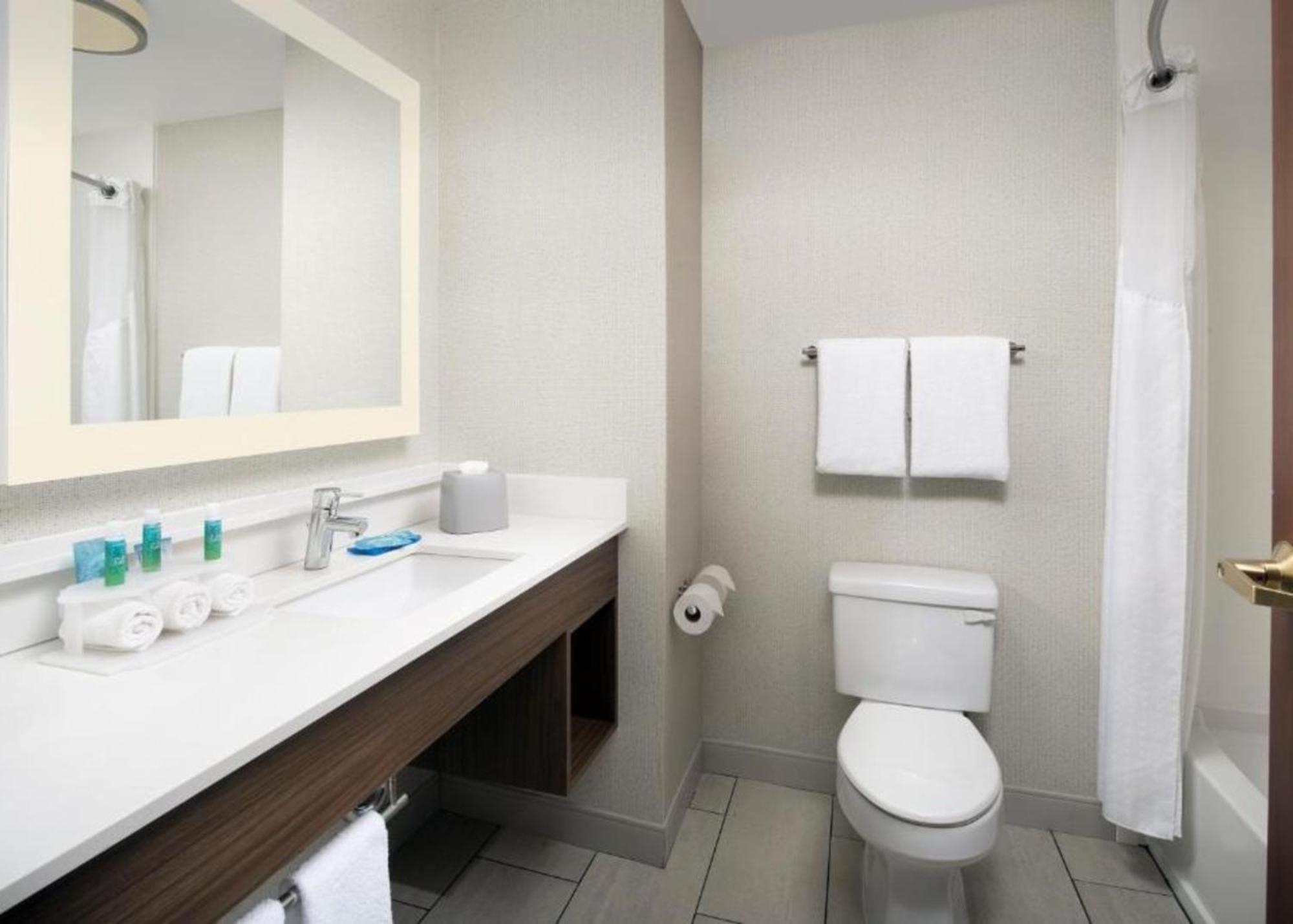 Holiday Inn Express Knoxville-Strawberry Plains By Ihg Buitenkant foto