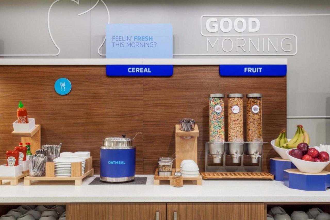 Holiday Inn Express Knoxville-Strawberry Plains By Ihg Buitenkant foto