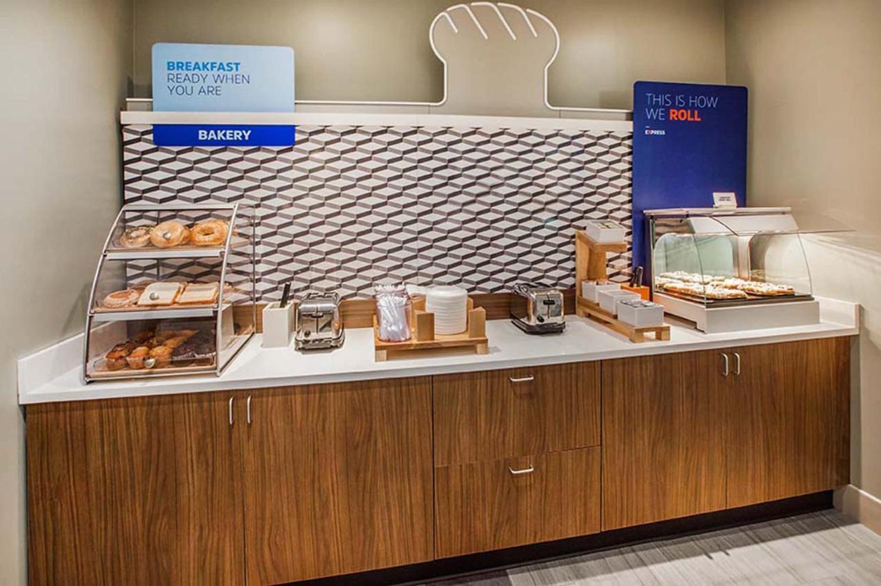 Holiday Inn Express Knoxville-Strawberry Plains By Ihg Buitenkant foto